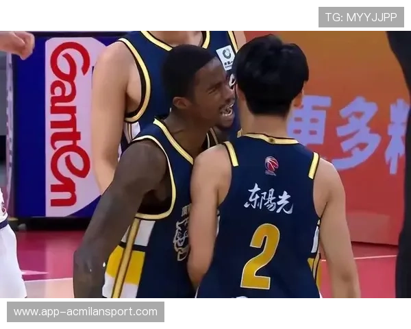 CBA上海连续突破对手防线完成漂亮逆转